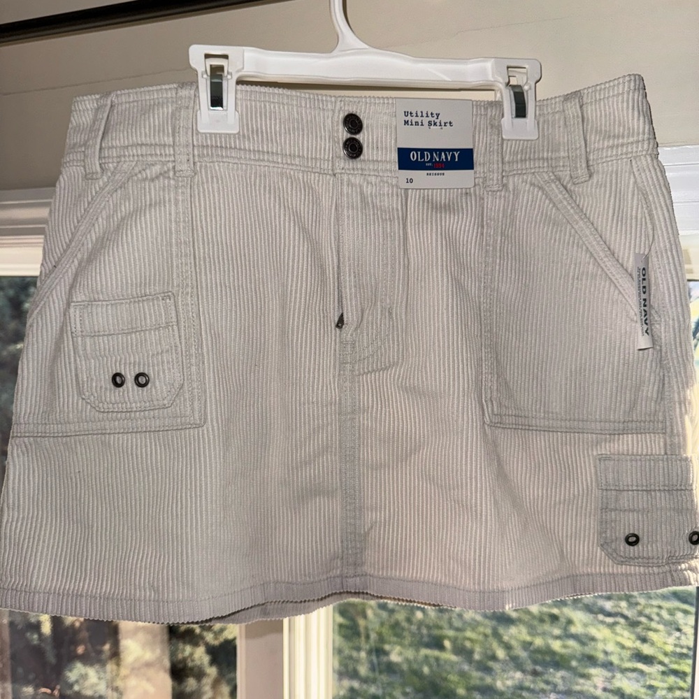 Old Navy white cargo skirt NWT